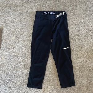Size small Nike pro crop leggings